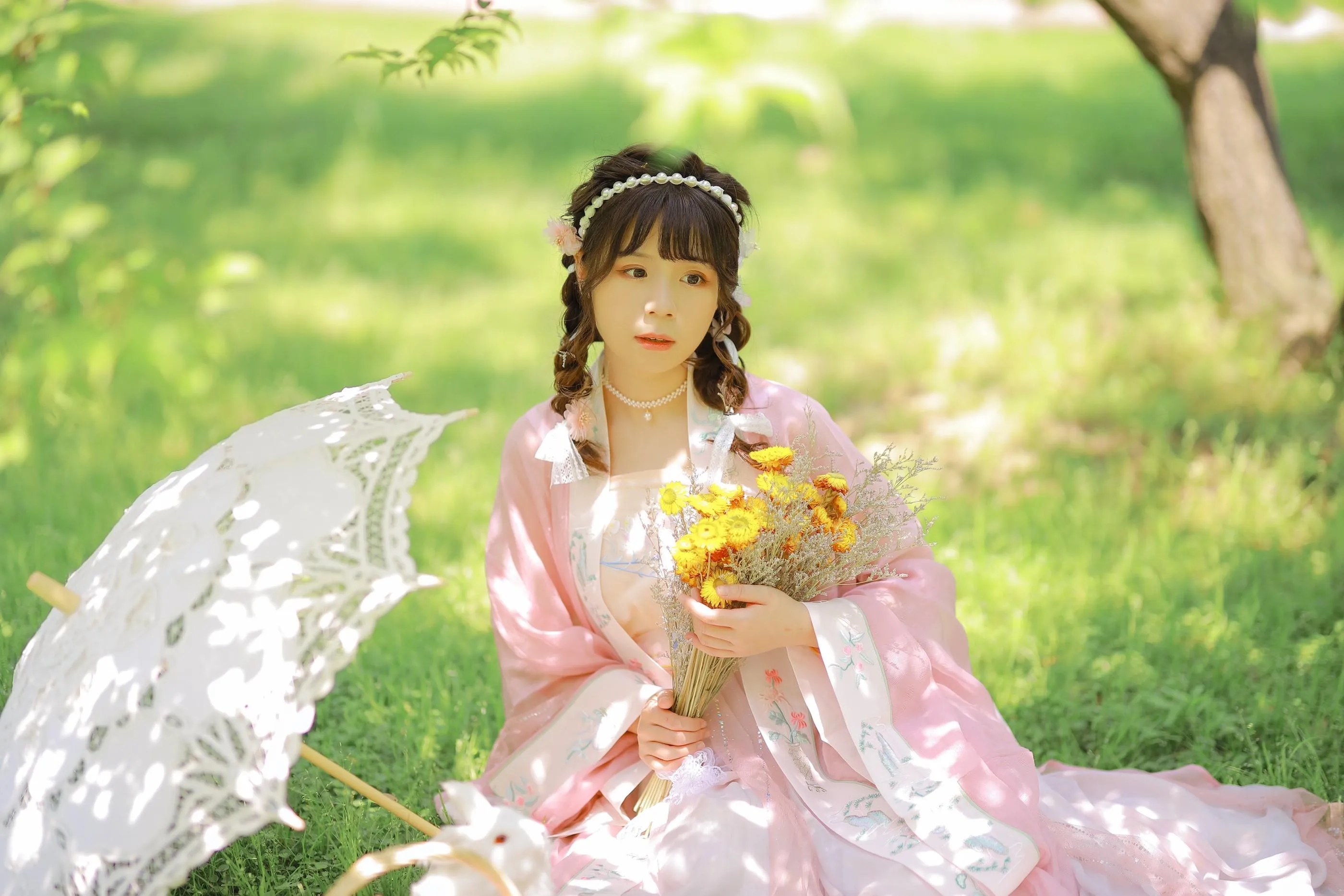 [YITUYU艺图语]2022.08.20 吻花香 Suky喜欢软绵绵毛茸茸的团子 [26P]插图4